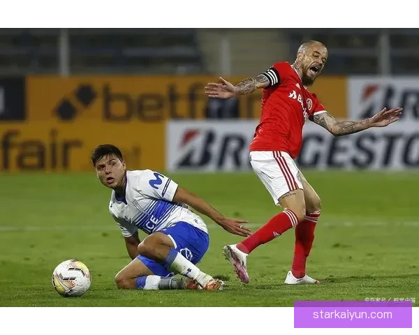 奥塔门迪在防守中展现领袖风范，助力球队稳固后防线表现亮眼